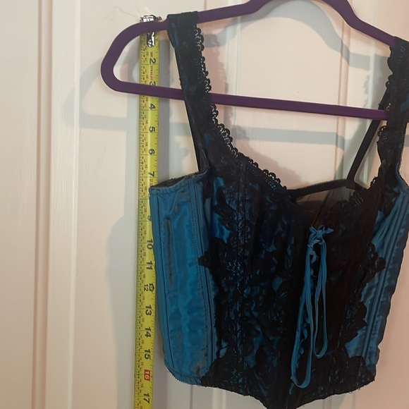 Fredericks of Hollywood Intimates - two pieces - bustier top and bottom - Picture 15 of 17